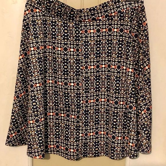 H&M Aztec Printed Stretchy Skirt Womens Size Small Fun and Colorful Print - Picture 3 of 4
